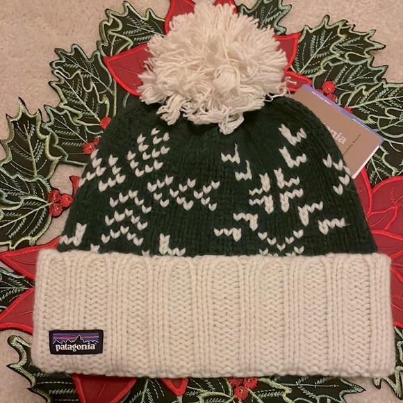 Brand New Patagonia Women's Snowbelle Beanie Wool Pom Hat Evergreen Flakes Green - Picture 3 of 16